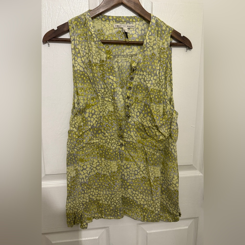 TWENTY8TWELVE Women's Green Print Sleeveless Button Up Top Size 4